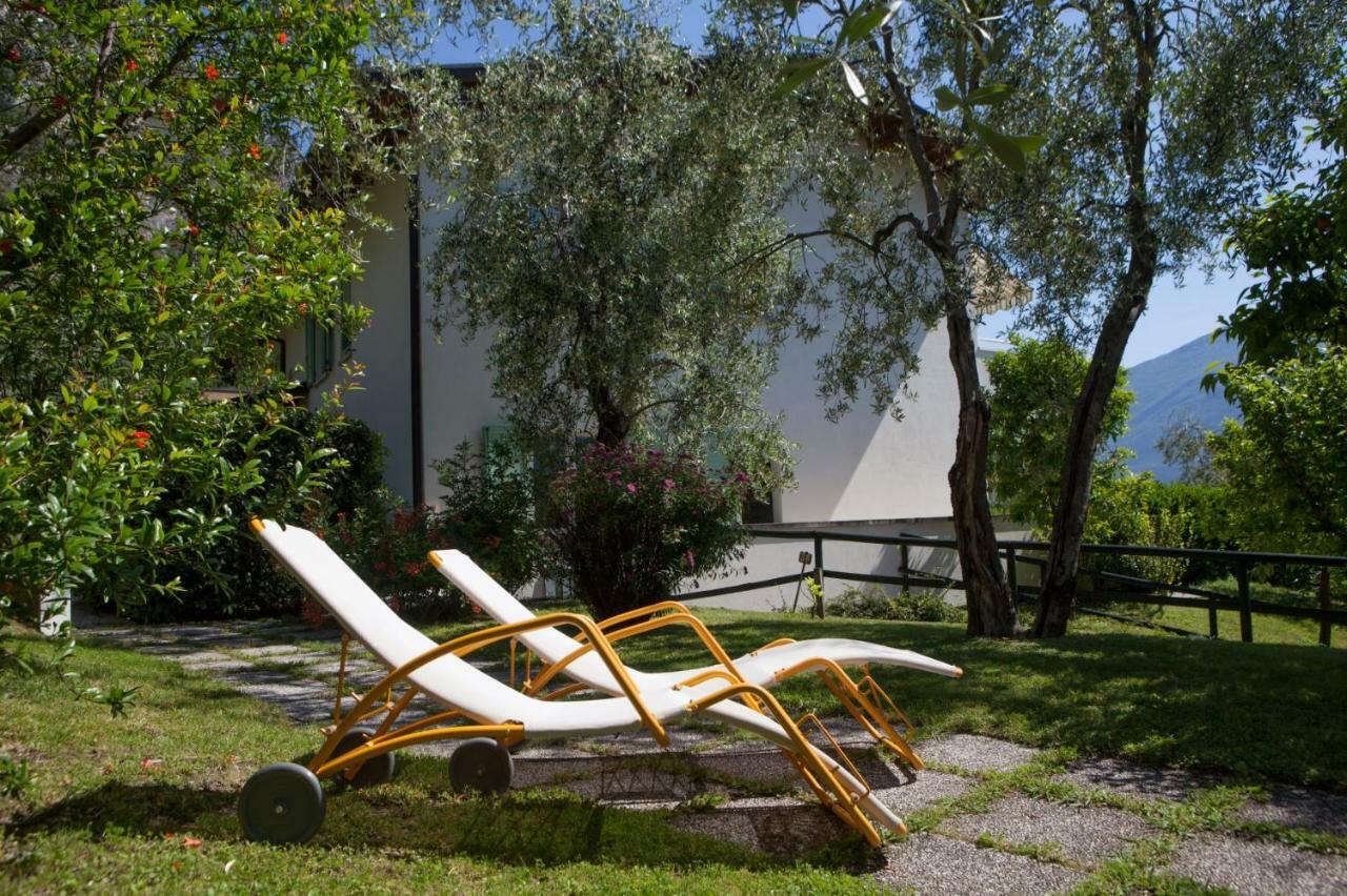 Residence Villa Aranci 利莫内-苏尔加达 外观 照片